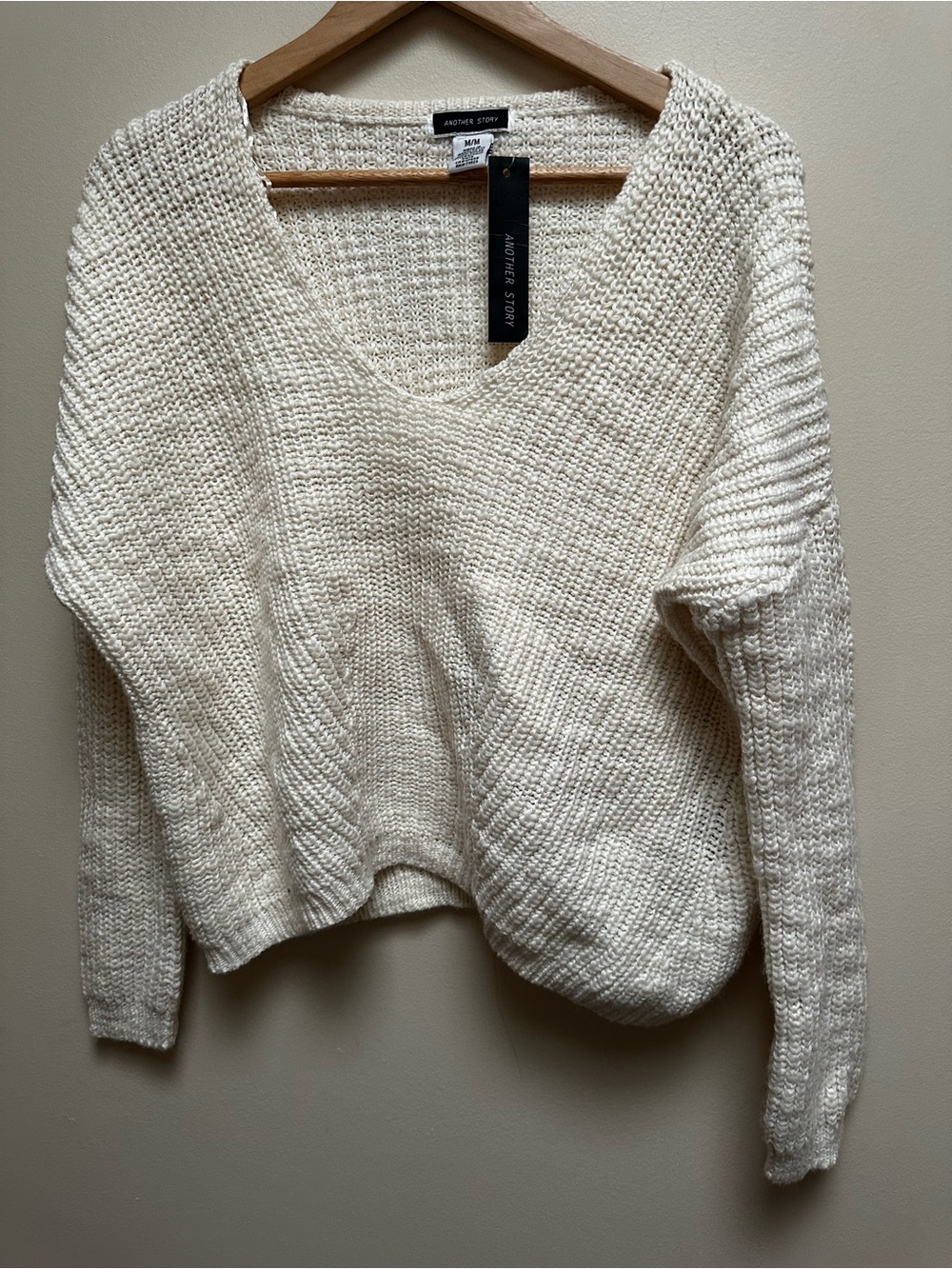 Cream V-Neck Chunky Knit Pullover